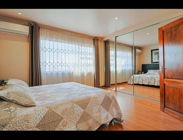 4 BEDROOM TOWNHOUSE FOR SALE IN GLENVISTA
